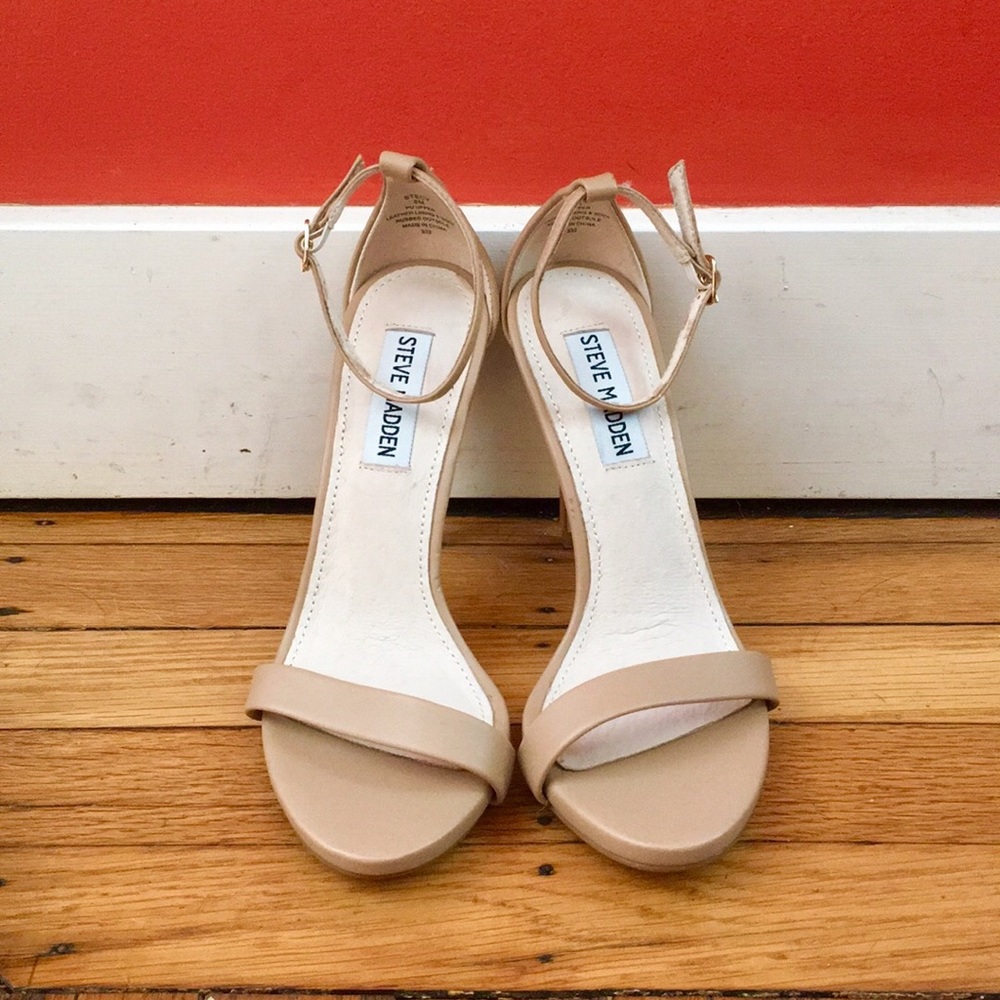 Steve Madden nude sandal pumps, size 6